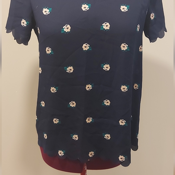 Floral pattern cut out blouse - Picture 2 of 3